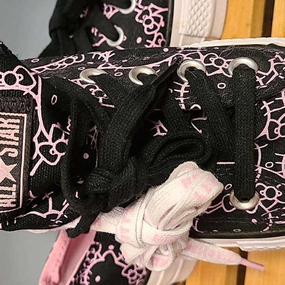 Hello Kitty Converse Allstars - Picture 8 of 14